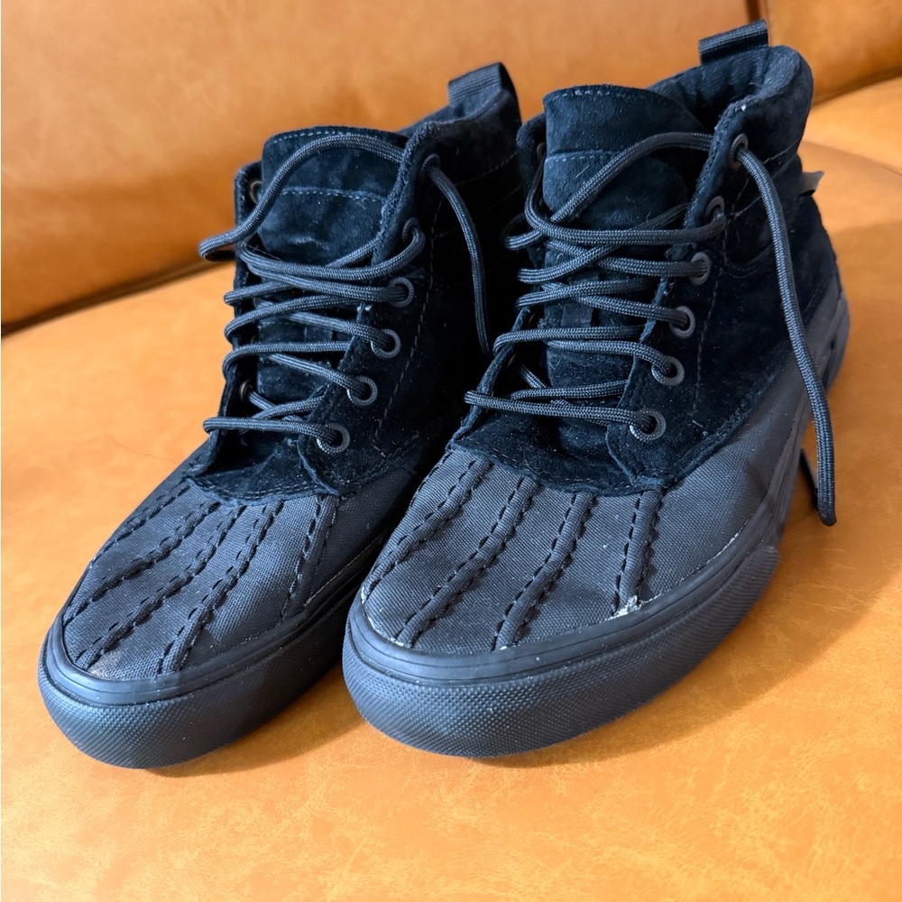 Men's Black Vans Scotguarded Boots